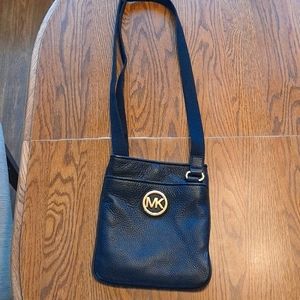 MK Black cross over purse